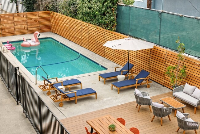 Plaza Pool - 1286 W Adams Blvd
