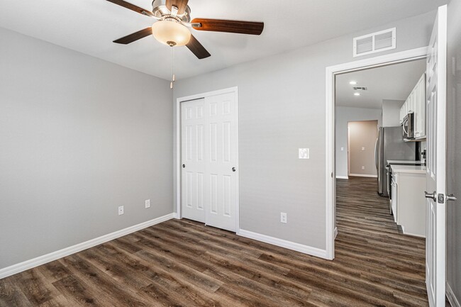 Building Photo - $500 OFF 1st Month's Rent! BRAND NEW 4/2 H...