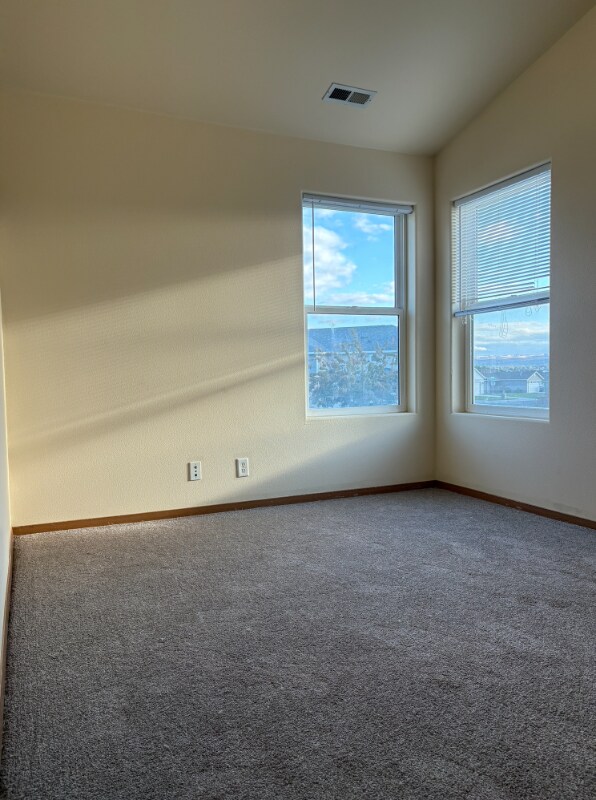 Foto del edificio - 6305 Chapel Hill Blvd