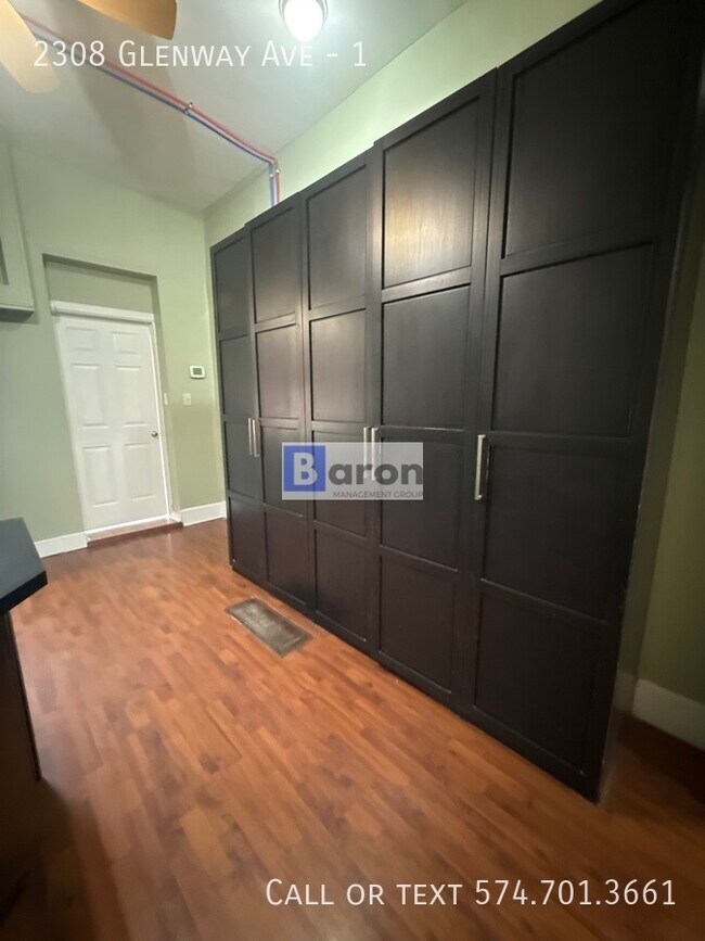 Foto del edificio - 2308 Glenway Ave