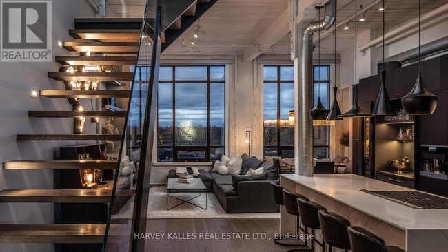 Building Photo - 993 Queen St W