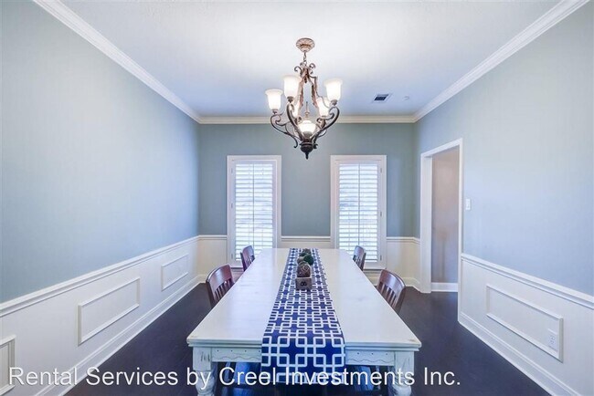 Foto del edificio - 4 br, 2.5 bath House - 2917 Highland Blvd.