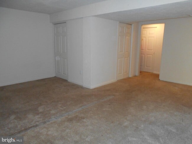Building Photo - 313 Moseby Ct