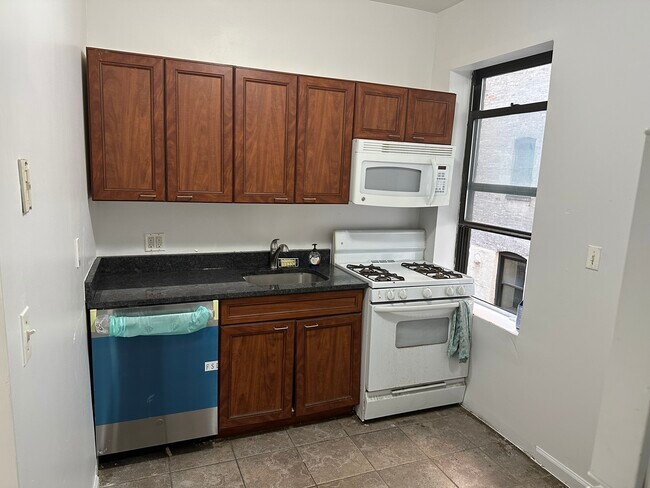 New kitchen and appliances - 333 Fairmount Ave