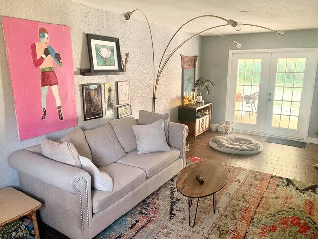 Foto del edificio - 2707 Hilmer Ct