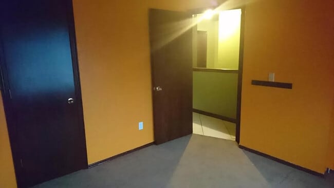 Foto del edificio - 3900 Goshawk Cir