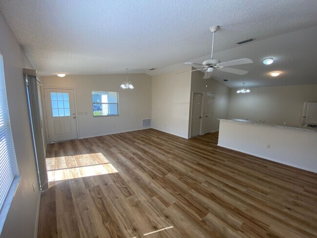 Foto del edificio - Annual Rental  in The Village of Piedmont - Unfurnished  - 2 Bedroom 2 Bath Patio Villa, with pon...