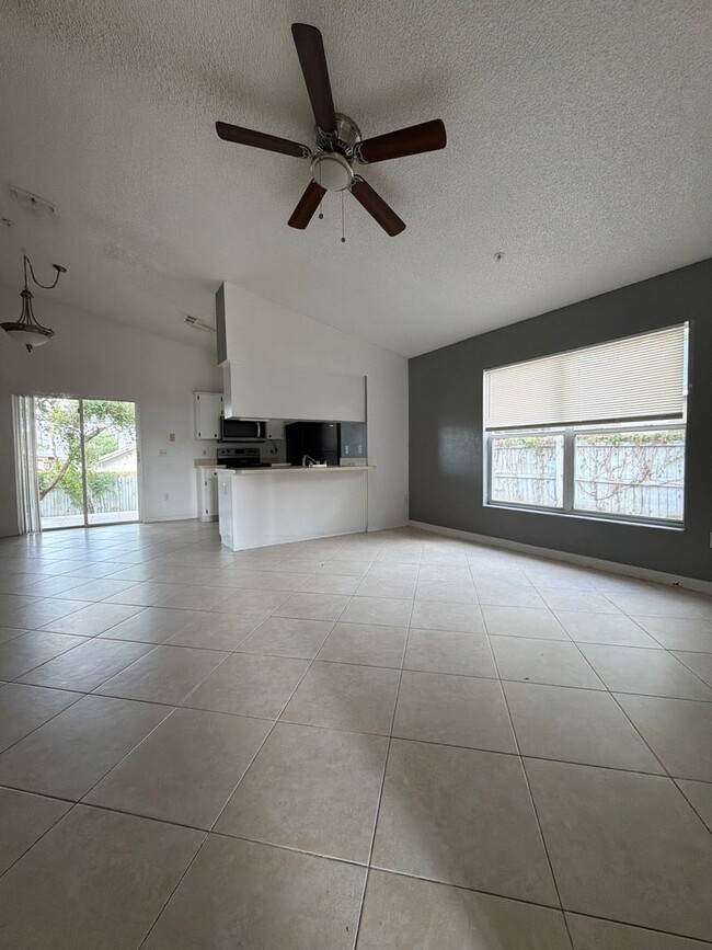 Photo - 13855 Glasser Ave House