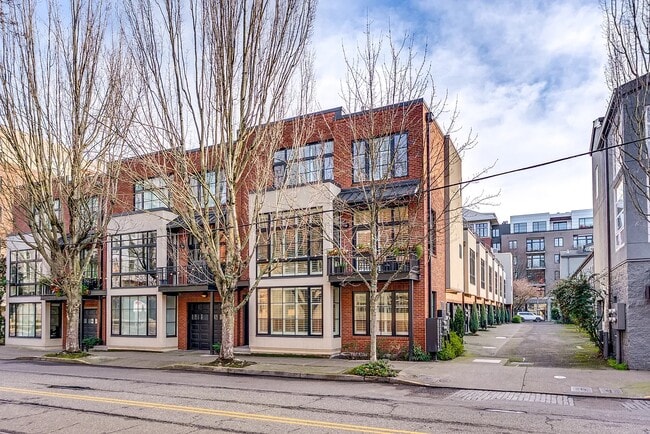 Building Photo - 752 NW 12th Ave