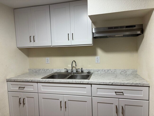 Foto del edificio - 4 Bedroom 3 Bath Home in Kill Devil Hills Available for Yearly Lease