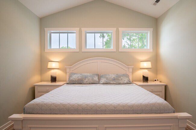 Foto del edificio - GORGEOUS OFF-SEASON RENTAL