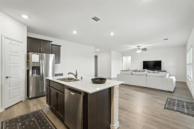 Foto del edificio - 135 Exploration Wy