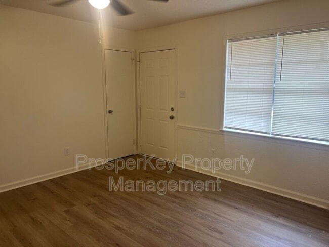 Foto del edificio - 453 Pecan Tree Ct