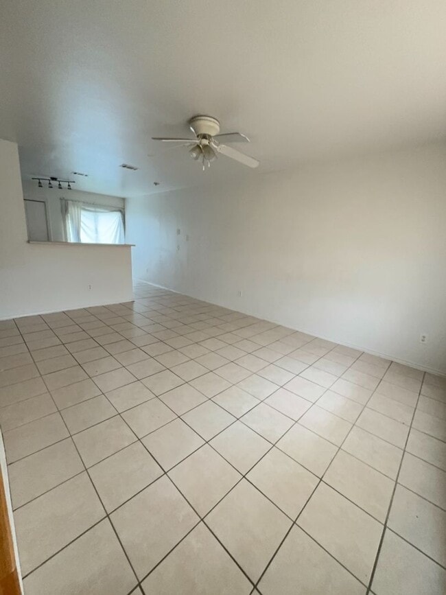 Building Photo - 3601 Malibu Ln