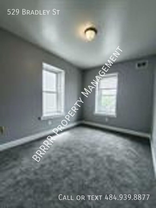 Foto del edificio - 529 Bradley St