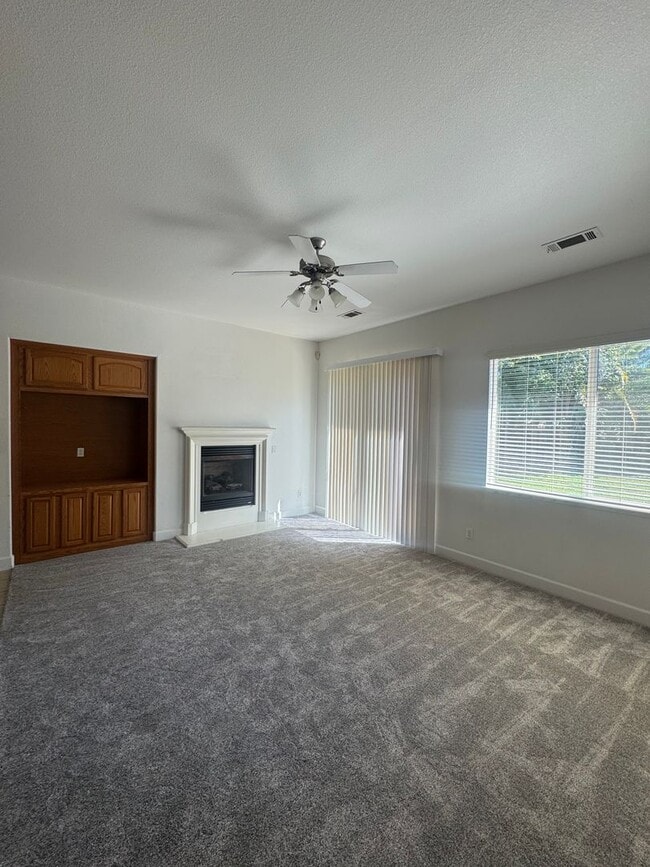 Building Photo - 709 Woodacre Dr