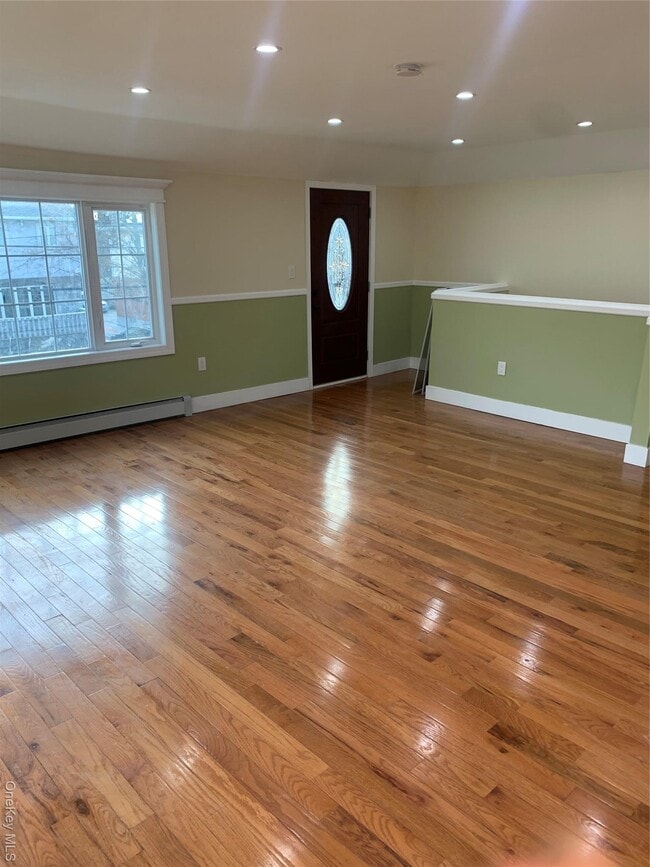 Building Photo - 172-19 144th Rd