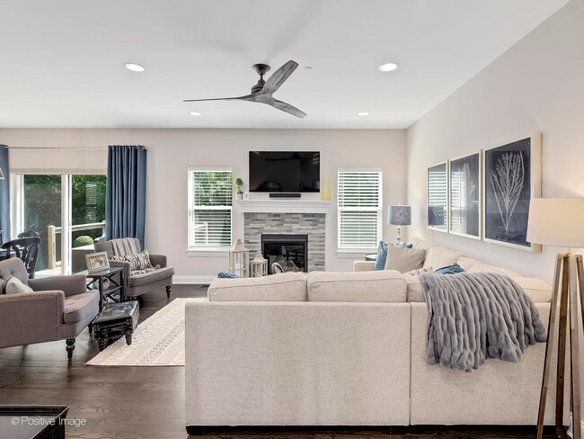 Foto del edificio - 651 Bourbon Ln