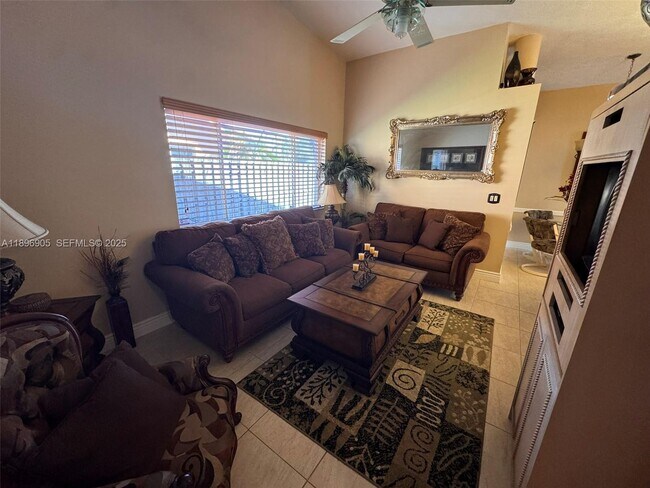 Foto del edificio - 705 SE 3rd Ln