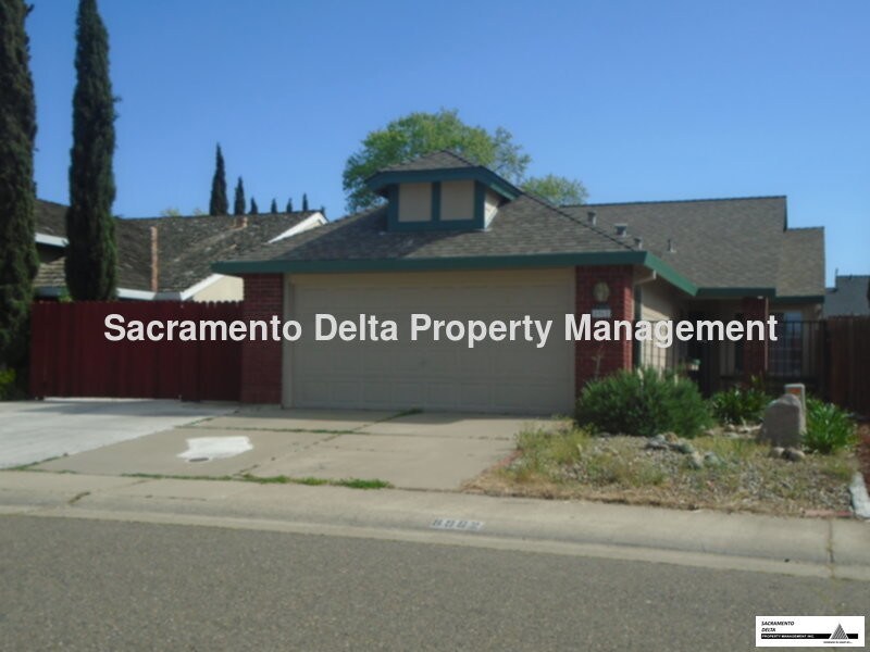 Foto principal - 8962 Emsdale Way