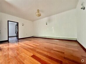 Building Photo - 333 Parkville Ave