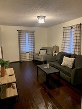 Building Photo - 617 4th St