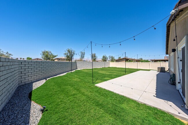 Foto del edificio - 83110 Raven Ln