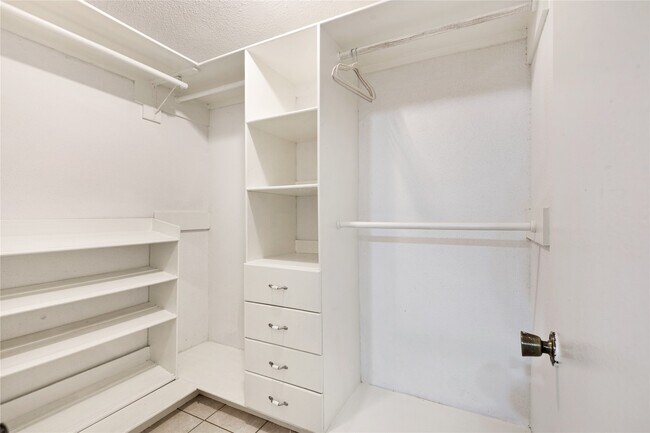 Foto del edificio - 11514 Gullwood Dr