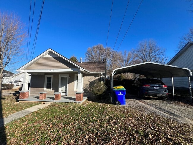 Building Photo - Remodeled 2 Bedroom and 2 Full Bath Home