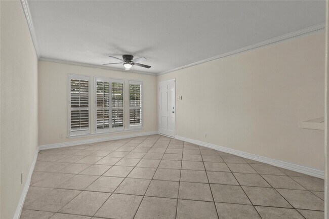 Building Photo - 4040 San Felipe St