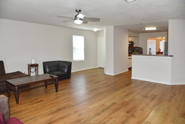 Foto del edificio - 1106 Mossy Branch St