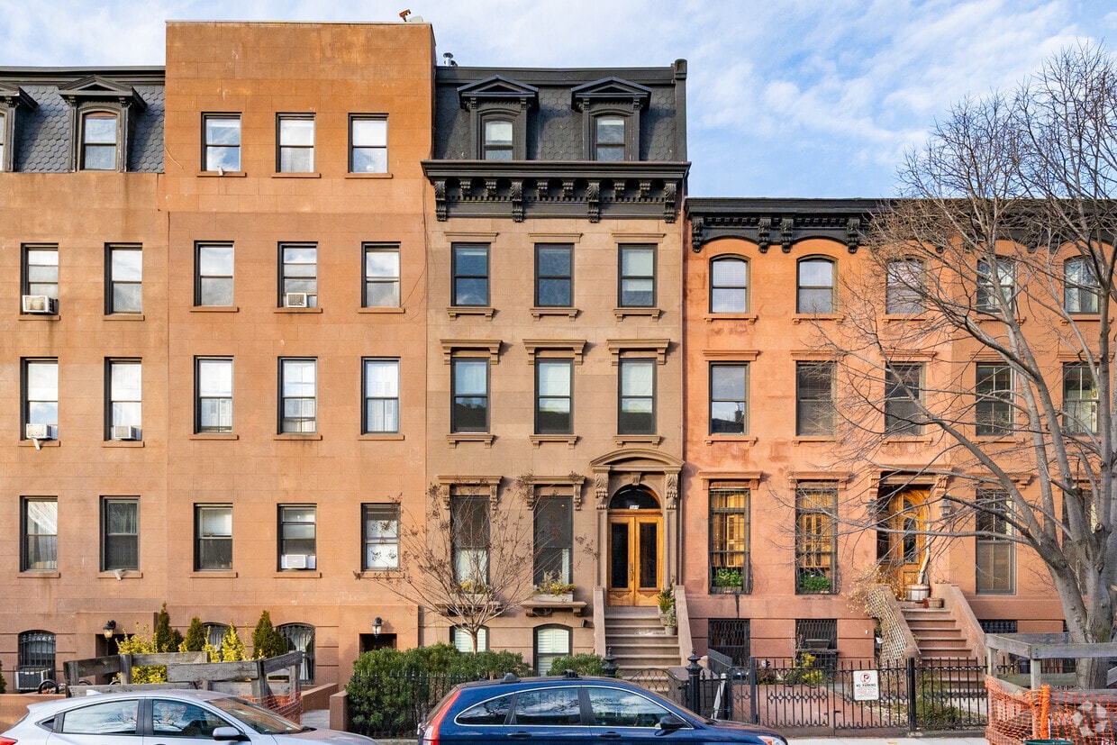 Primary Photo - 181 Park Pl