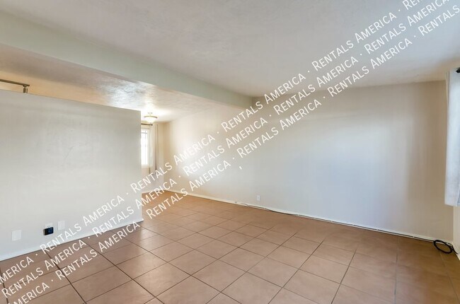 Building Photo - Charming 3 bedrooms, 2 bathrooms brick hou...