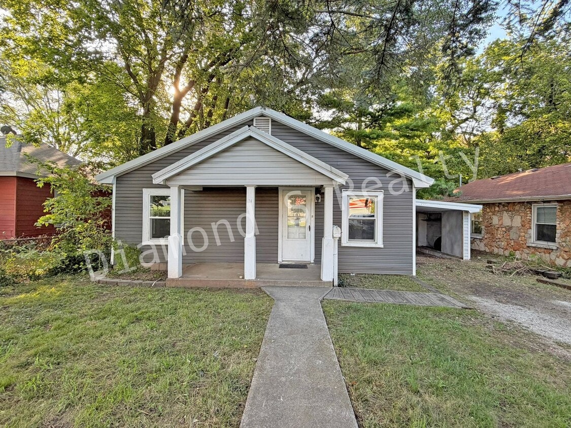 Foto principal - Cute 3 bedroom home close to Evangel Unive...