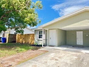 Building Photo - 414 Live Oak Ln