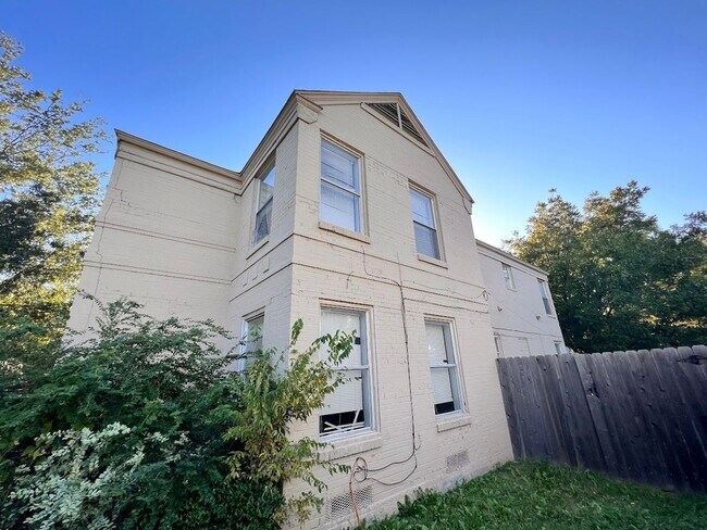 Foto del edificio - 227-229 SE 13th St.