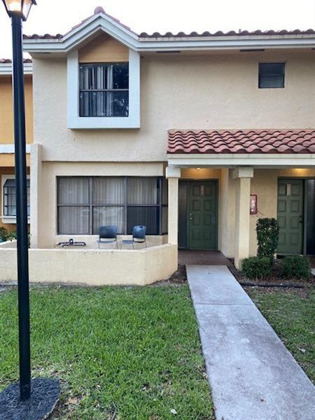 Primary Photo - 3610 Coral Tree Cir
