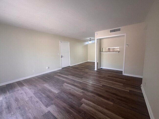 Foto del edificio - 1500 N Congress Ave