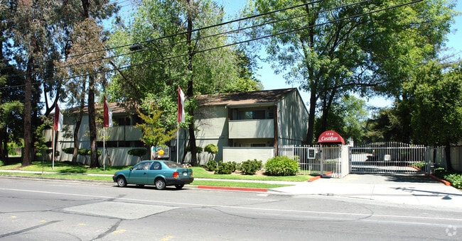 Foto del edificio - Castilian Apartments