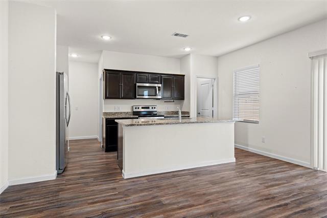 Foto del edificio - 229 Concho River Dr