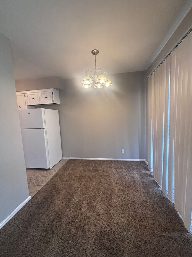 Foto del edificio - 1 Bed / 1 Bath at Willow Creek Condos – 68th & Yale $975/month | $975 Security Deposit