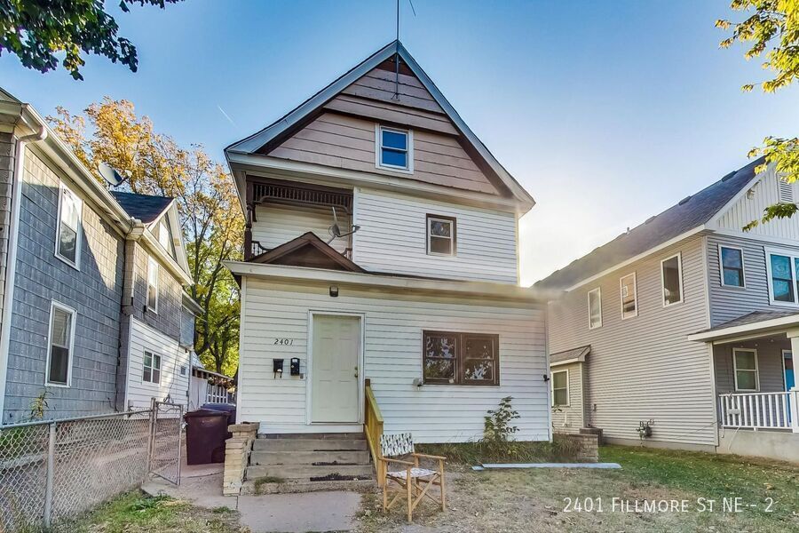 Foto principal - 2401 Fillmore St NE