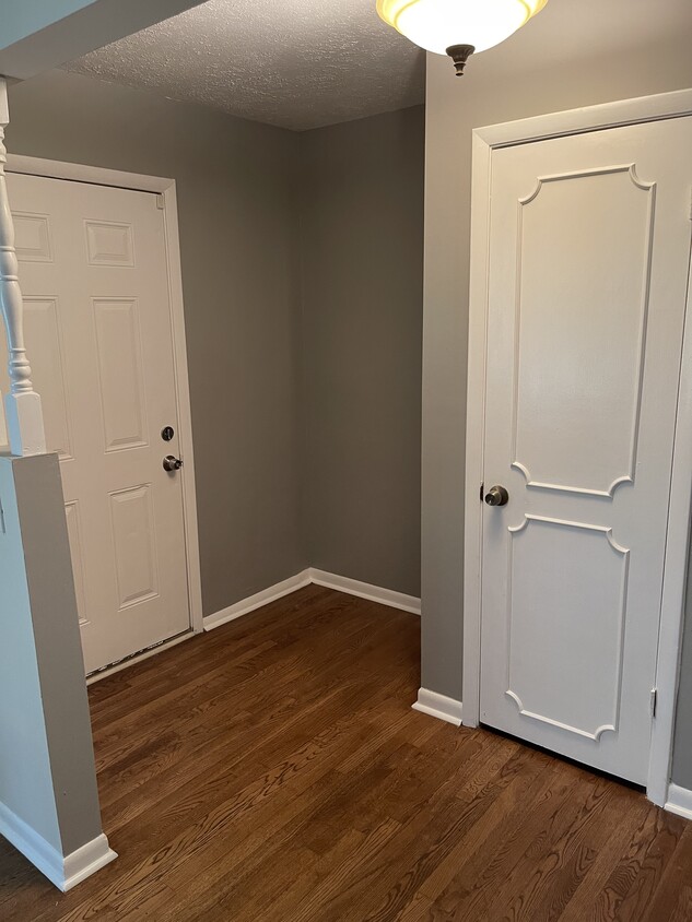 Front door - 5539 Rainbow Ridge Way