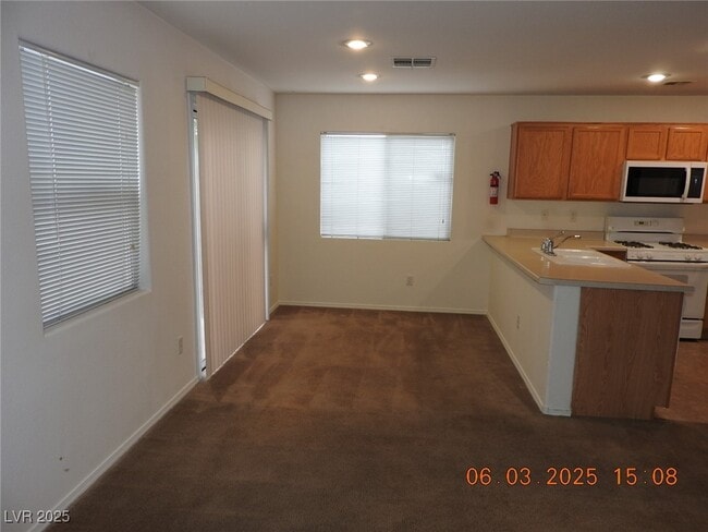 Building Photo - 9176 Starling Wing Pl