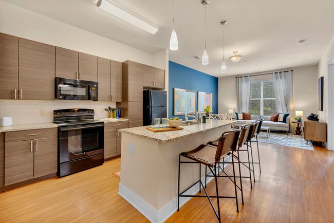 2027 W 11th St Unit UP, Cleveland, OH 44113 - Room for Rent in