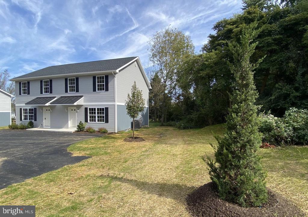 Foto principal - 303 Bondsville Rd