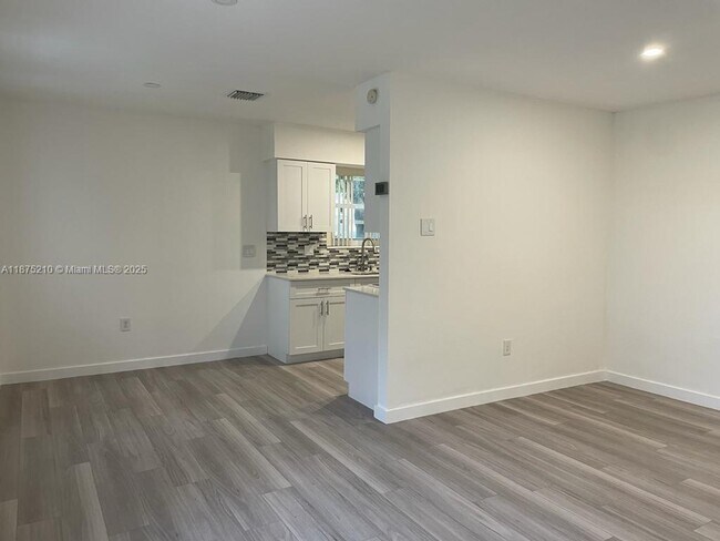 Foto del edificio - 802 N 58th Ave
