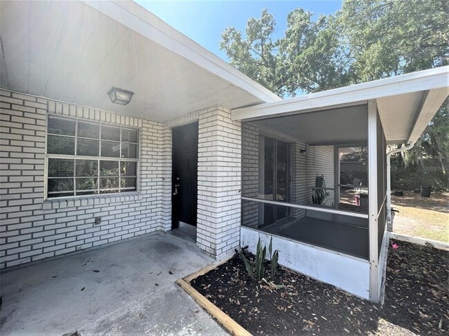 Building Photo - 3153 Bloomingdale Villas Ct