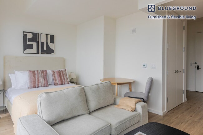 Building Photo - 545 Vanderbilt Ave