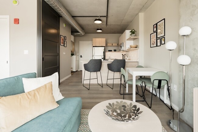 Building Photo - One Foundry Way